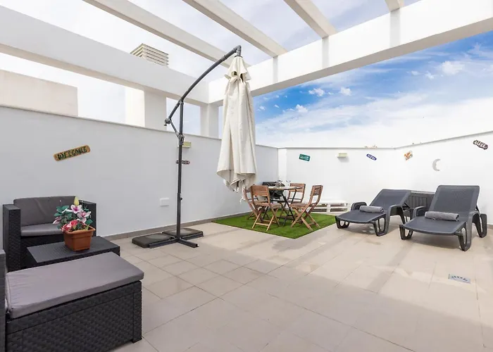 Estepona Terrace, Parking & Pool Apartment