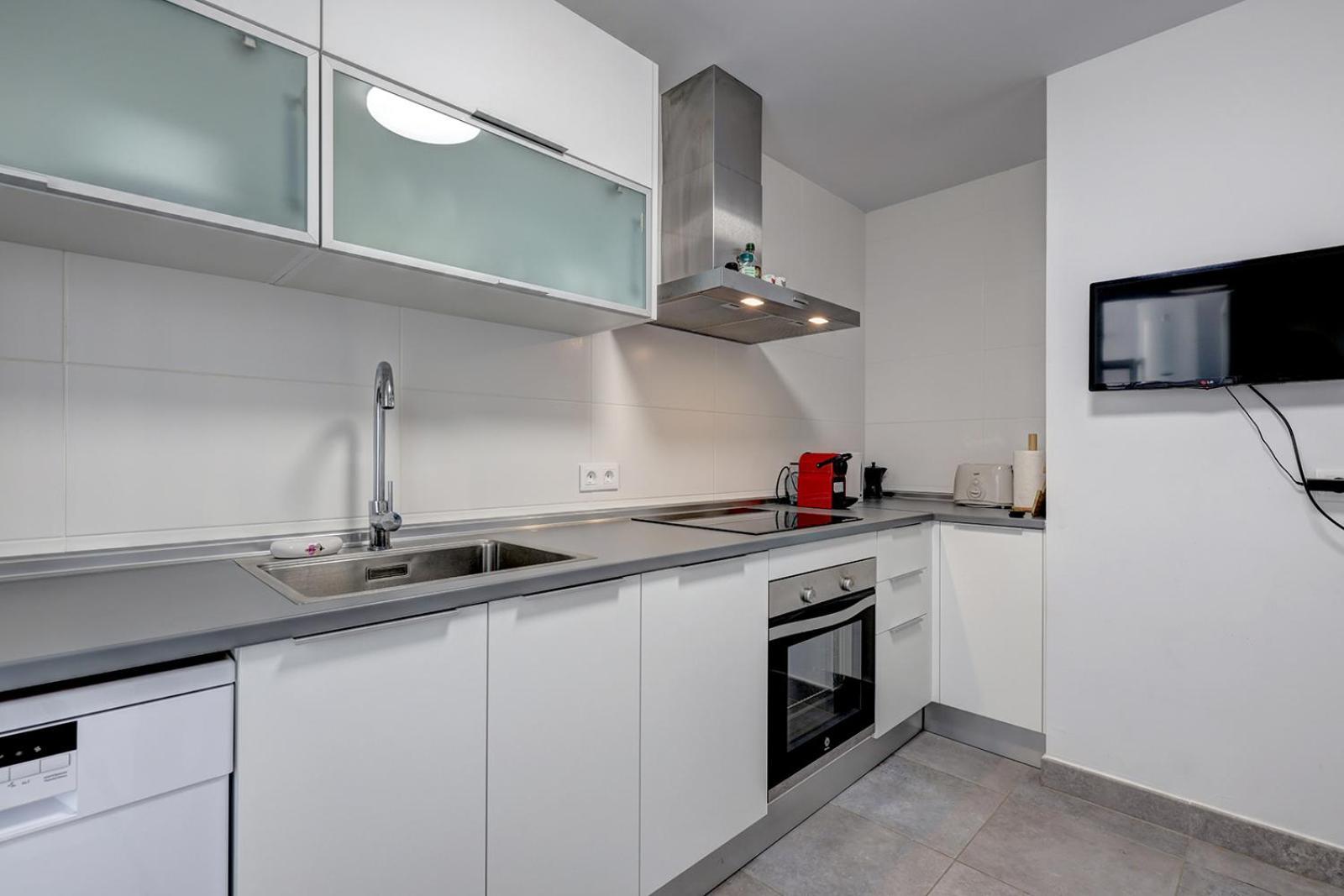 Terrace, Parking & Pool Appartement Estepona