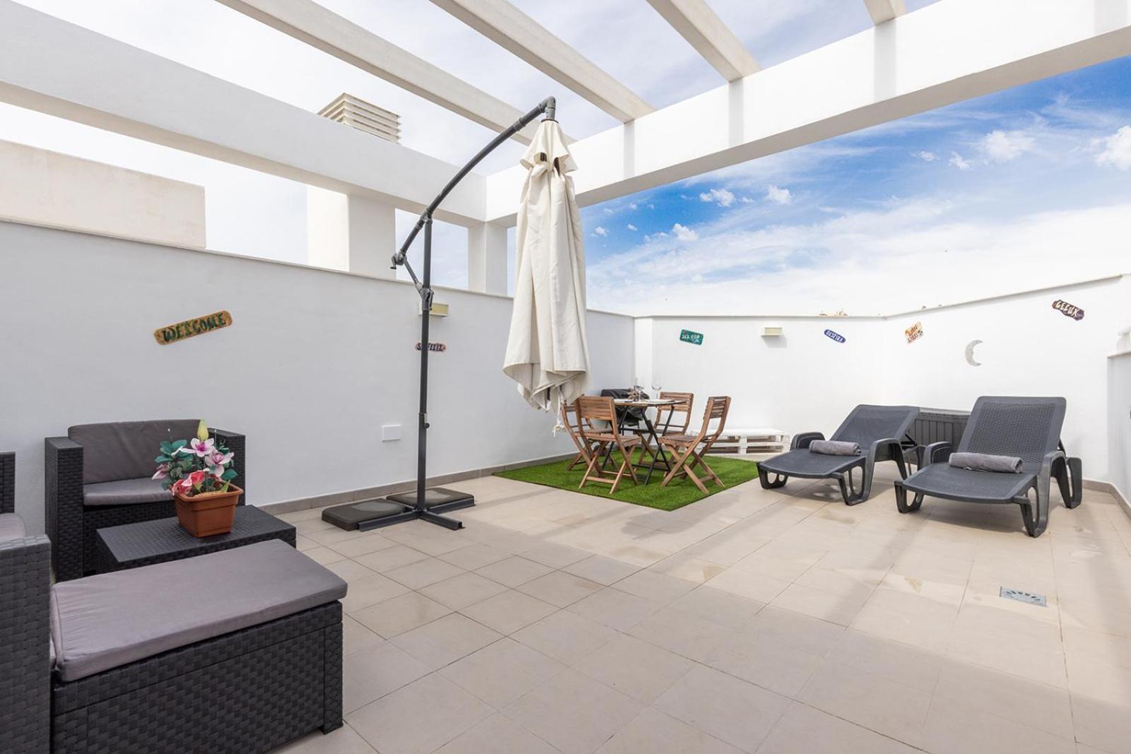 Terrace, Parking & Pool Apartamento *
