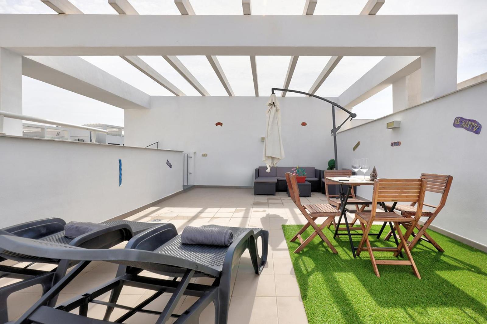 Terrace, Parking & Pool Apartamento
